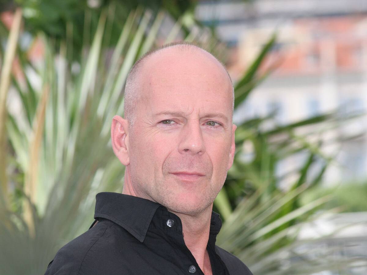 Bruce Willis' family announces that he has aphasia